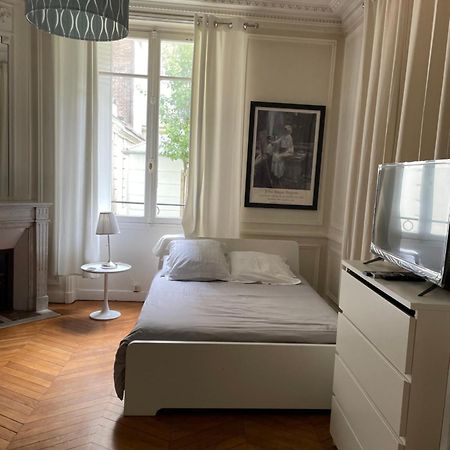 Studio près du Pont Mirabeau et Tour Eiffel Paris Extérieur photo